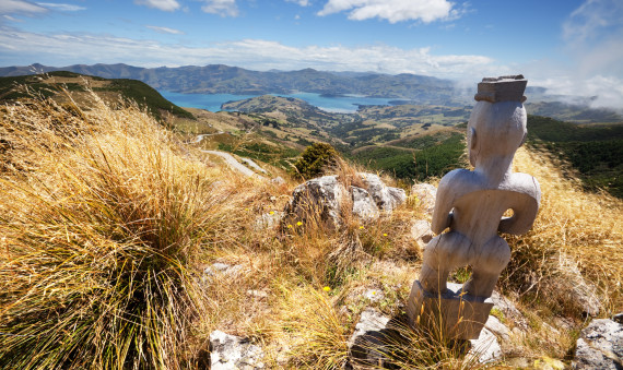 iStock 154930381 maori statue